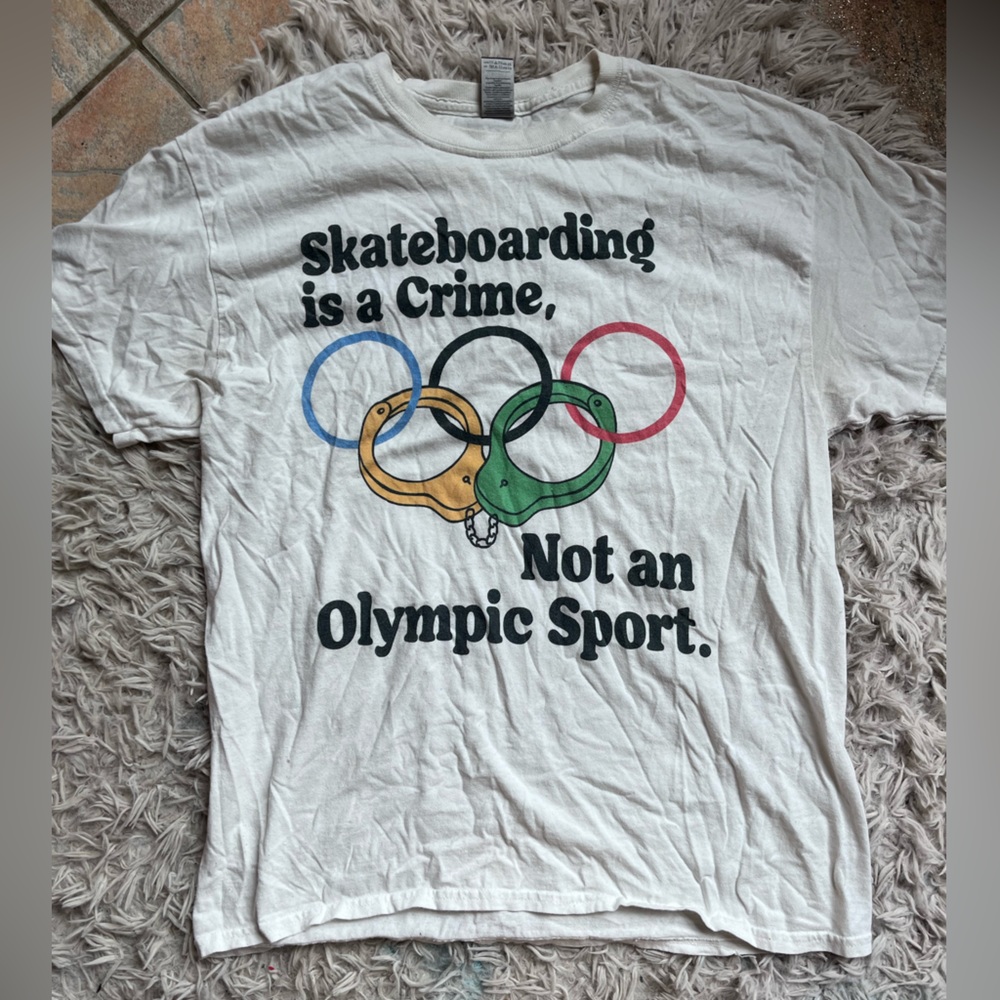 Gildan vintage Olympic skateboarding tee